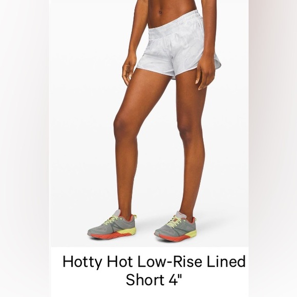 Lululemon Hotty Hot Shorts 4” - Picture 1 of 3